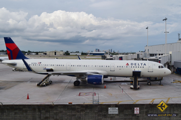 Airbus A321-211